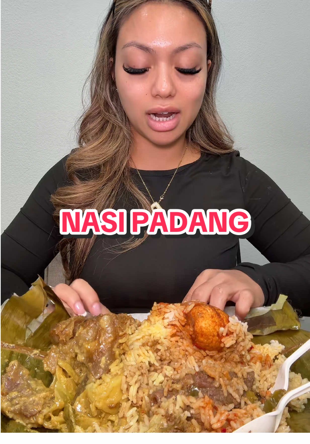 Indonesian Nasi Padang (Banana Leaf Rice)  #indonesian #indonesianfood #nasipadang #mukbang 