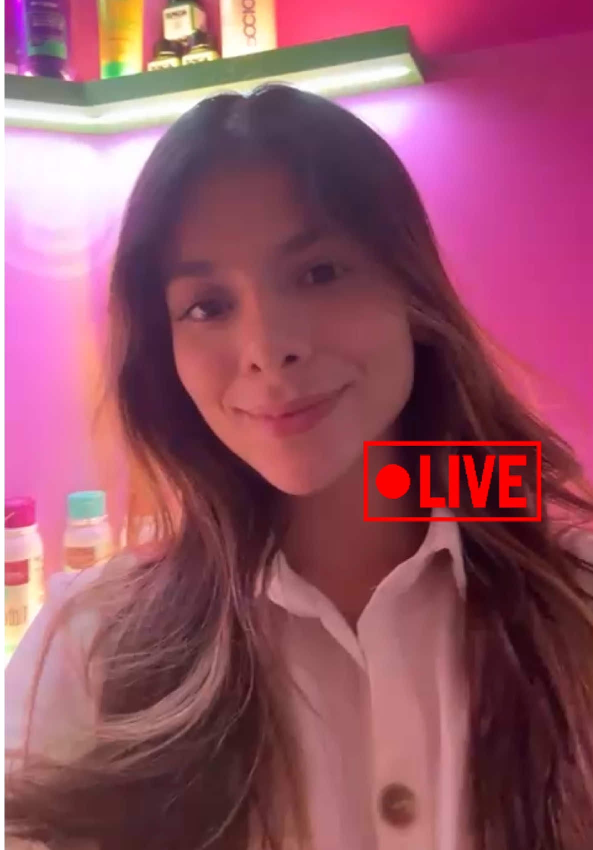 🎥✨ ¡Estamos listas y en vivo! Prepárate para descubrir descuentos, kits exclusivos y los secretos mejor guardados para tu cabello 💁‍♀️ ¡Conéctate ya al live y no te lo pierdas! 💜🔥 #live #beautyglo #envivo #tiktokshop 