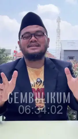SC:Guru Gembul.setuju bgt kita jangan menyamaratakan semua ponpes itu buruk,tapi apakah teman” gabisa menilai dan melihat suatu hal dgn objektif? dan apakah di mata teman-teman yg dilakukan oleh”oknum”ponpes itu dpt di benarkan?ayola objektif,dan juga kita gabisa menyamaratakan semua ponpes itu buruk    #feodalisme #indonesia #santri #trans7 