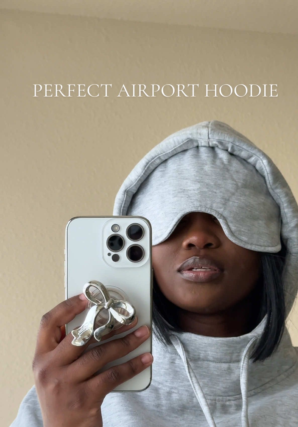 Literally the perfect airport hoodie!! #sesecode #airporthoodie #hoodiewitheyemask #traveloutfit #comfyairportfit 