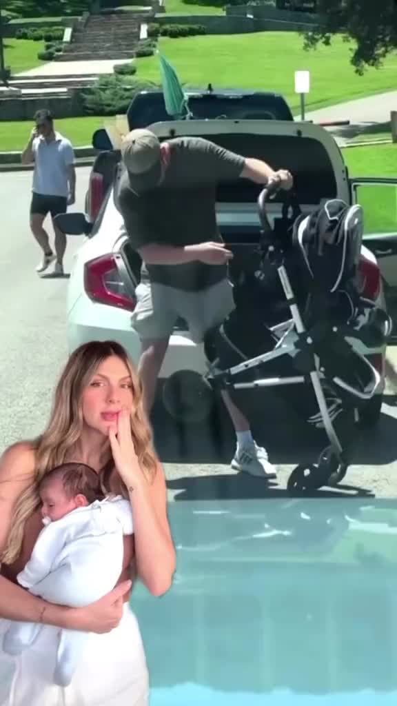 A nossa querida @mayaragarcia_ entrou na trend também! Até o papai percebeu o quanto é fácil fechar o nosso carrinho de bebê e passou no teste ✅. O modelo Como 4 é completo e faz parte do dia a dia dessa família linda 🥰! Disponível no nosso site e nas lojas revendedoras oficiais por todo o Brasil. #como4 #kit #carrinhodebebe #trend #praticidade #abcdesign #abcdesignbrasil