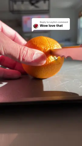 Replying to @Leylla Slice through fresh fruit like butter 🍉🍍 with this wooden-handled serrated knife — perfect for melons, pineapples, citrus, or even homemade bread. Its stainless steel blade gives you clean, precise cuts without crushing, while the ergonomic wooden handle offers comfort and control. A beautiful, functional tool that makes fruit prep easier and more enjoyable in any kitchen. #TikTokShopFallDealsForYou #TikTokShopCreatorPicks #KitchenTools #FruitPrep #CuttingEssentials