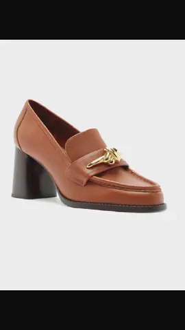 ❤️ Arezzo Loafer Marrom Claro Couro Salto Bloco Metal Nó. 💙💜💛 Comenta Quero ❤️  #estilo #modatiktok #liliansmodas😍 #moda #arezzo #loafer 