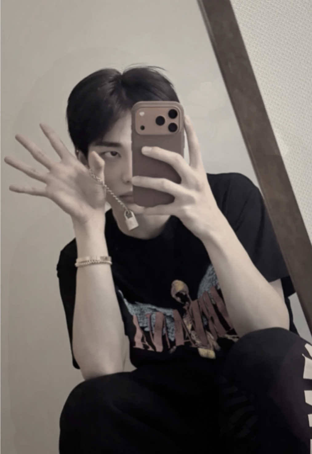 #hyunjin responsible guy || tysm for 5K and 1M likes 🤍 || #hyunjinedit #skmultiz #straykids #skmultiz 