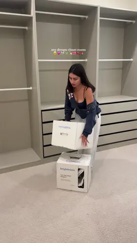 15 year old me who saw YouTubers with rooms like these is SCREAMING inside 😭😭😭😭😭🥺💗 so excited to start making content in this room 🥹🥹🥹🏡🧚🏻‍♀️💗 #homedecor #homeinspo #singlemom #fyp #trending @Taskrabbit @IKEA USA @target 