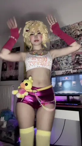 Don’t like this filter with chica but yea at least only had this vid with it #fnaf #fivenightsatfreddy #toychica #fnafchica #fnafcosplay 