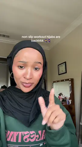 Got them all in black ofc 🤭 #gymhijabi #workouthijab #nonsliphijab #jerseyhijab 