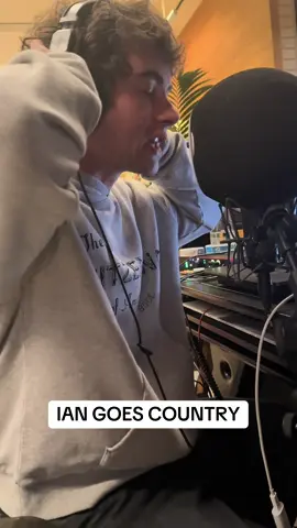 #Rapper Ian enters the Malone zone and makes a country song  