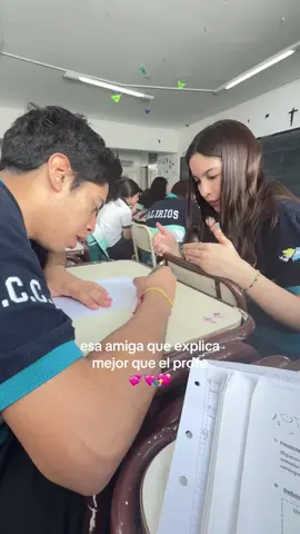 todos necesitan una valentina  #secundaria #promo25 #profe #colegio #amigas 