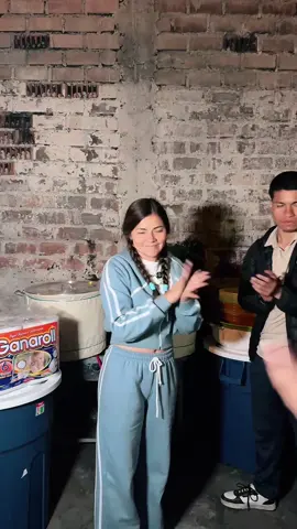 Agradecida nuevamente con todo mi equipo y con ustedes mis seguidores a quien amo mucho🥹🦁#viral #ayuda #jilaritiktok #jilari #tendencia 