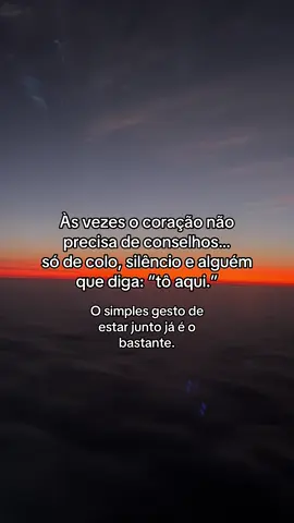 Às vezes o melhor conselho é o silêncio e um abraço que diga: “eu tô com você.” #amor #fyyyyyyyyyyyyyyyy #frasesmotivacionais #vaiprafy #vaiprofy 