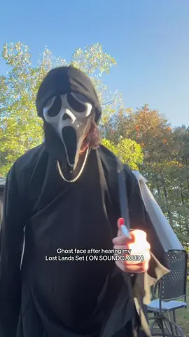 Even psychos love their Dubstep👹 #dubstep #emorfik #edm #halloween 