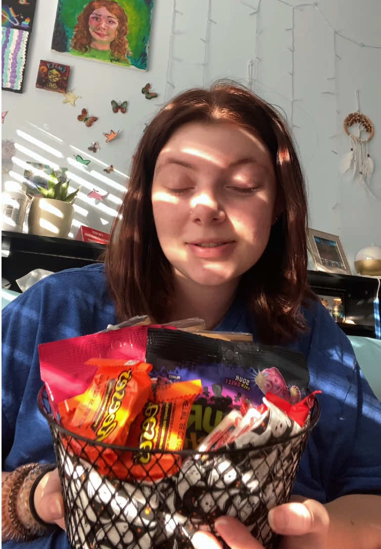 It’s the season for spooky baskets and scary movie nights!  #boobasket #moviebasket #popcorn #chocolate #fall 