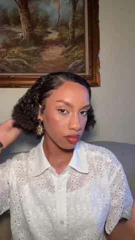 Look para ir a comprar un terreno #blusabatista #makeup #makeuphacks #aretesdesol #curlyhair 