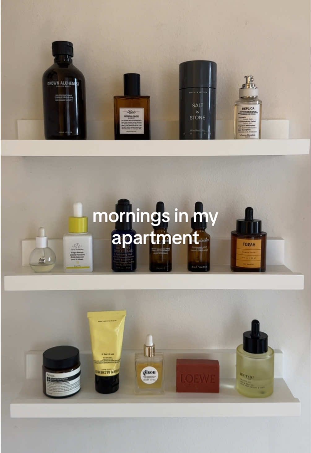 slow mornings in my apartment 