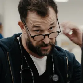 nah cause i’ll open more than just locker #thepitt #noahwyle #drrobby #edit 