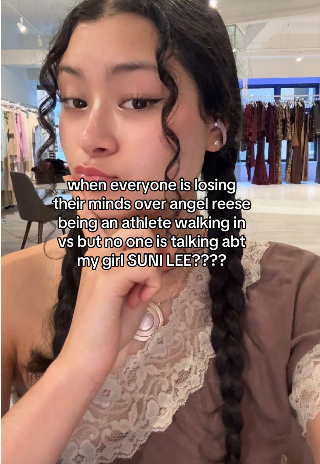 Like absolutely so happy for both but these headlines saying “first pro athlete” LIKE HELLO SO IS SUNI LEE??? @suni so excitedddd ALS SHOULD I DO A FASHION STUDENT REVIEW OF THE SHOW AFTER… may need to #victoriassecret #vs #angels #victoriassecretfashionshow Suni Lee, angel reese, Victoria’s Secret show 