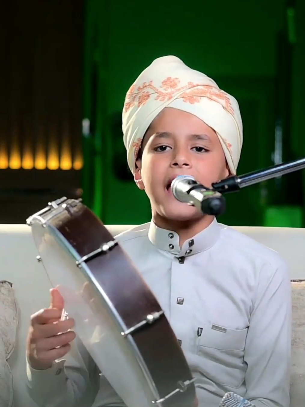 ‏رب صلي على النبي التهامي صاحب الحوض واللوا والمقامي لو وجد الله في اي جنس خير لما اختار الله من تهامة نبية وخصة برسالات الانبياء والملائكة والسماء #المديح_اليمني  #اكسبلورexplore  #متابعة 