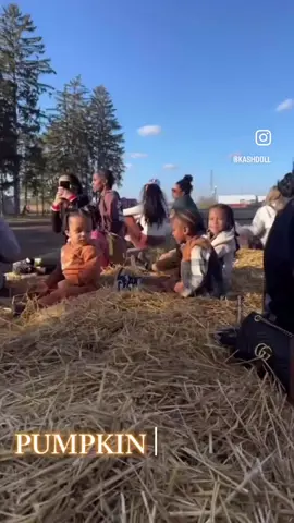 Pumpkin patch with my love onesss @Fashion Nova #fashionnovapartner 