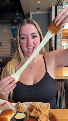 10/10 crazy cheese pull🤣😋#chilistripledipper #fyp #mozzarellasticks 