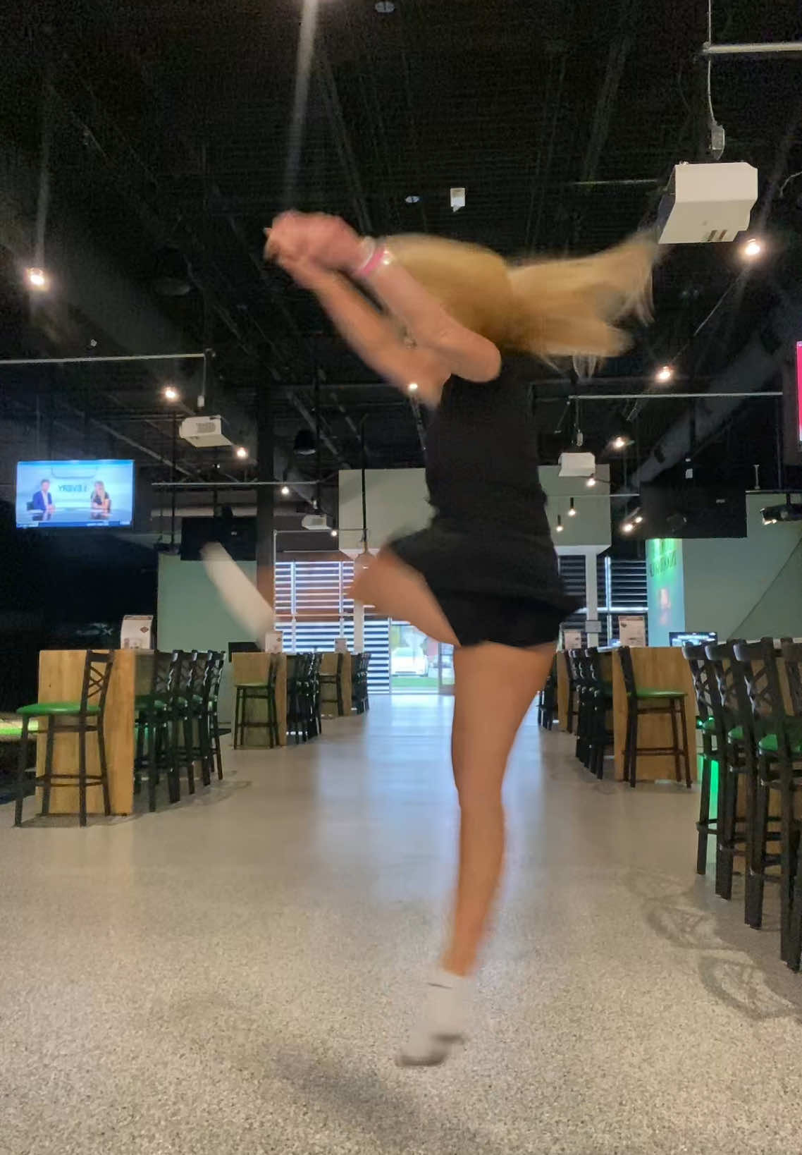 J throwing my body around fr🤣 