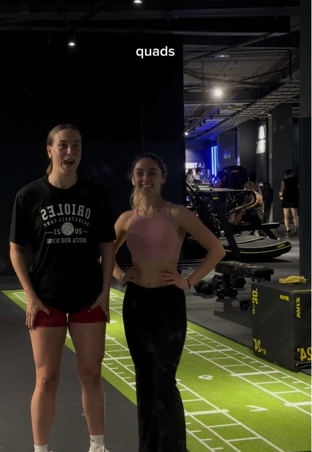 can’t have a bad workout in this gym fr. @Fitness Park España #valencia #spain #spanishtiktok #workout #quads 