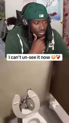 I can’t un-see it now! 😳❤️‍🩹 #lebronjames #trynottolaugh #twitchclips #mookiemoodz #fyp 