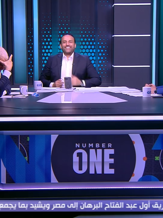 رينارد المدير الفني للسعودية يقبل يد أحد لاعبي الأخضر بعد التأهل لكأس العالم 🧐 #number1 #CBC