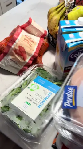 This is what life looks like living with Hoshimotos, Lupus and Sjögren’s disease 💕 good thing we have a chef in the house to make sure it’s healthy and gluten free! 