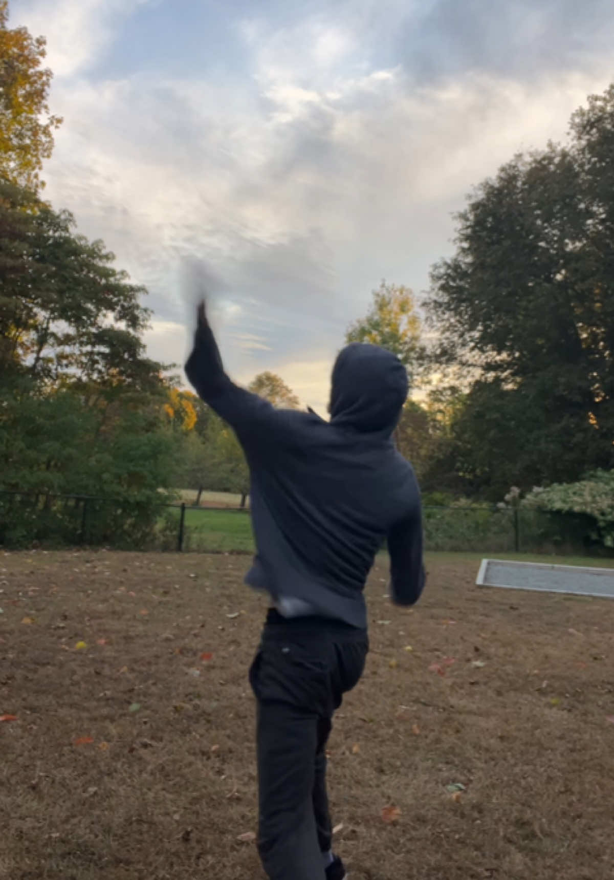 How Far Can I Throw A Single Post-It Note (Unfolded)? What should I throw next? ##throw##challenge##postitnotes##thatfar##fypシ