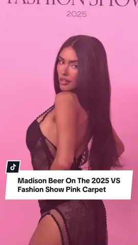 FACE CARD NEVER DECLINES. #MadisonBeer has arrived at the 2025 #VSFashionShow pink carpet ahead of her performance. 