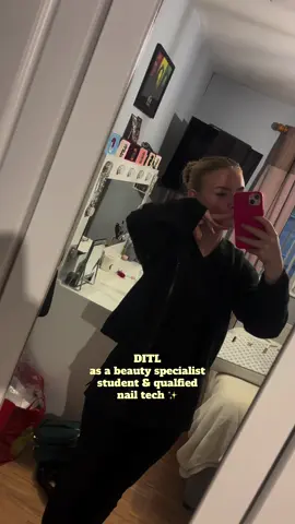 it’s giving influencer 😋 #fyp #nails #foryou #beauty
