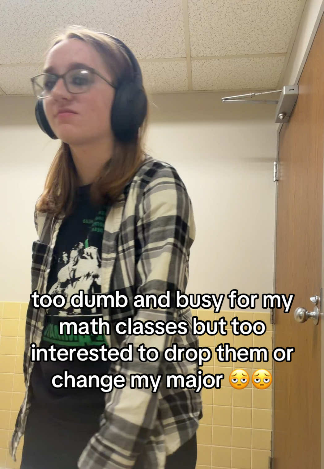 i literally can’t imagine myself doing anything but physics but the burn out is so real AGAIN (two times this semester guhhh) barely passing two classes and my grade is TANKED in calculus 2. but if i fail any of them i can’t get my degree. but im also super ahead anyways cause im dual enrollment but my inflated ego keeps getting in my way. for astrophysics to be as selective as it is i feel super behind to NOT be ahead. the passion isn’t enough i need more motivation idk what’s wrong with me #math #physics #stem #calculus #mathematics 