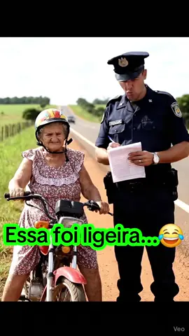 👵Vovó foi ligeira e saiu de boa!🤣 ⚠️Comenta  e Marca se vc conhece  alguém esperta assim! 🚨Segue para não perder os próximos vídeos!🔥 #iaviral #tiktokviral #humortiktok #risadagarantida #vovodebochada 