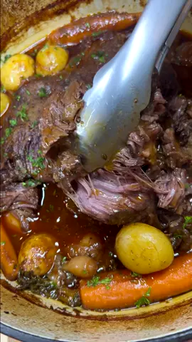 There’s something so smooth about a low and slow recipe in the Fall, it makes me feel like an adult. #chefkolbykash #potroast #DinnerIdeas  #comfortfood   #creatorsearchinsights 