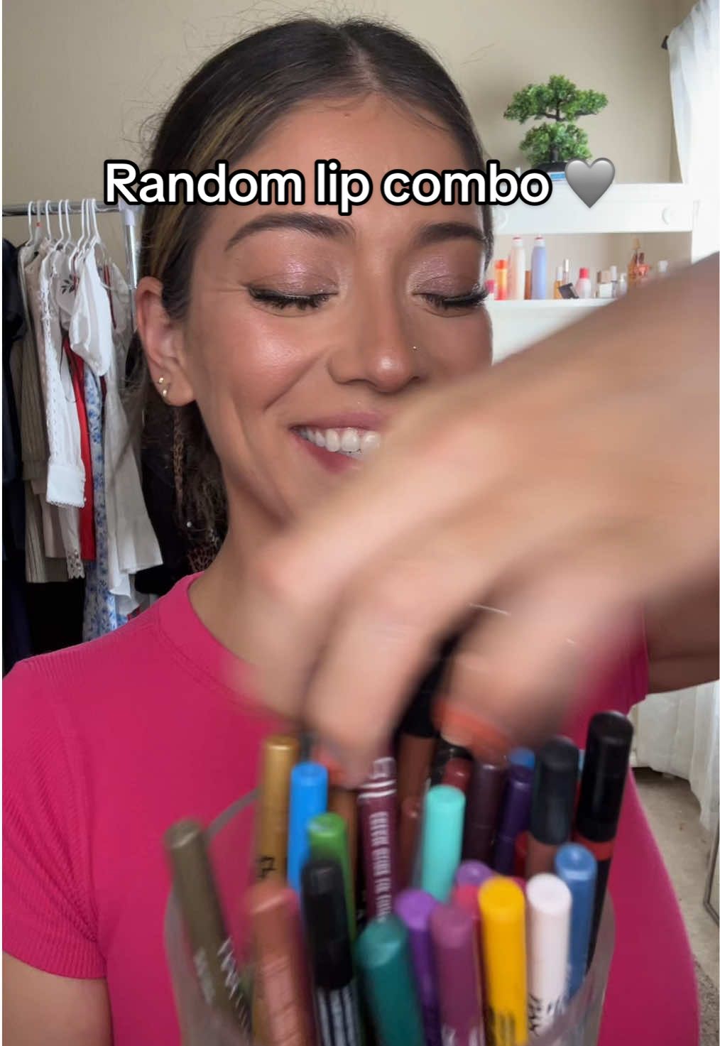 Random lip combo 🩶 @L.A. Girl Cosmetics Nude @NYX Professional Makeup Pink hit @e.l.f. Cosmetics Super natural #lipcombo #lipliner #lipgloss #lipstick #makeup 