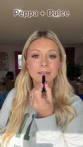 If your fall vibe is “warm latte with lip gloss,” you need this combo ☕️💋 FOR REAL! I love brown lips! Peppa pencil + Dulce Gelato = the perfect neutral match made in Seint heaven!!!! 😍 #seintartist #makeuplover #brownliptrend #fallmakeup