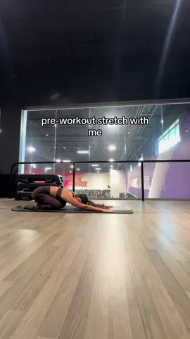 Stretching is important!! #workoutroutine #stretchingroutine #flexibility #GymTok #workouts 