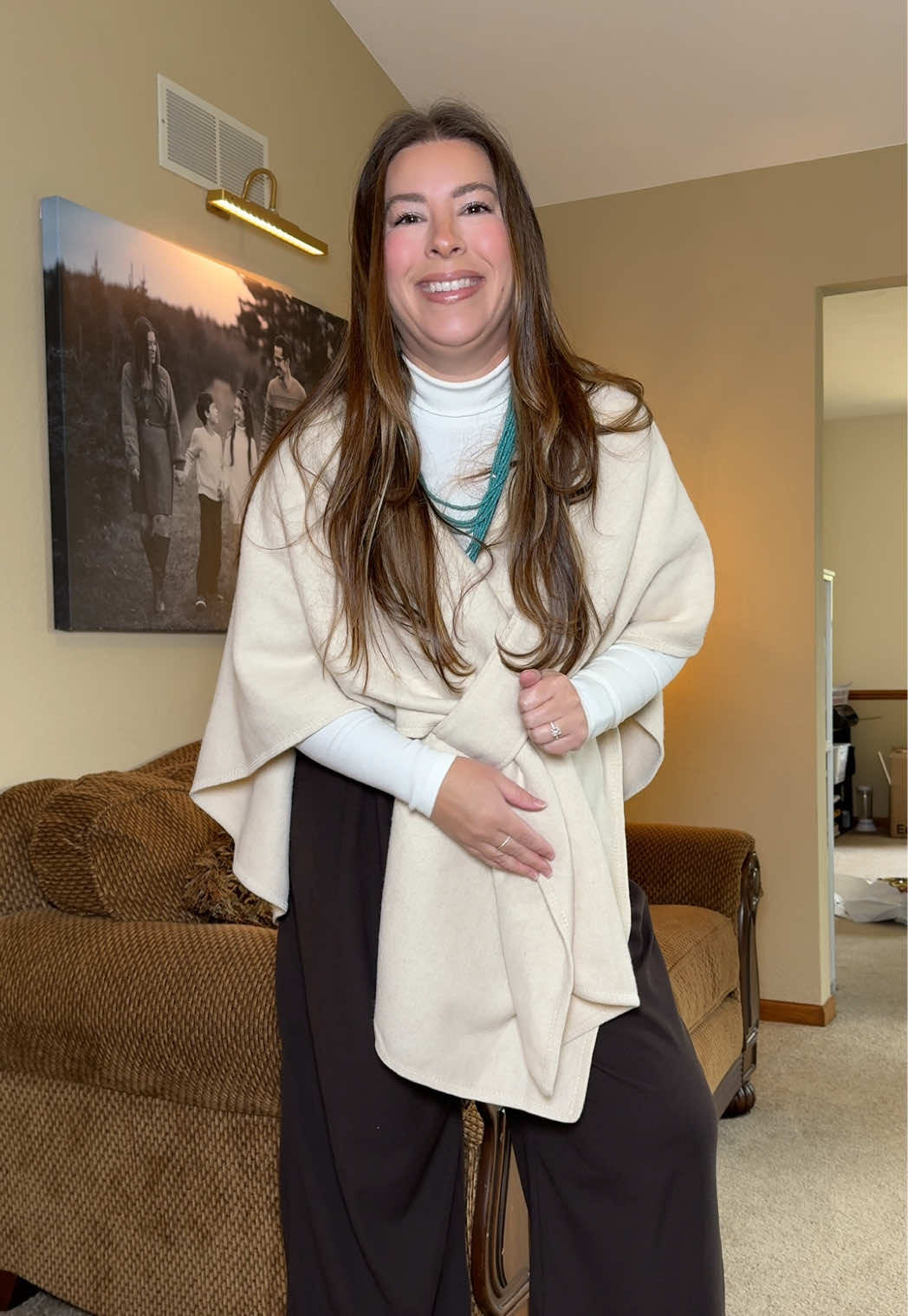 Get cozy in this adorable shawl cape!  ##midsizefashion##fallfashion##affordablefashion##outfitinspo##holidayoutfit