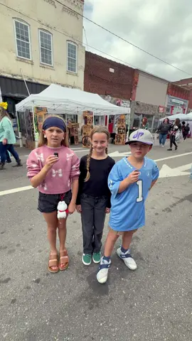 Nothing beats the @autumnleavesfestival in @Mount Airy Downtown! #interview #kidsinterview #festivalseason #fallfun #nc 