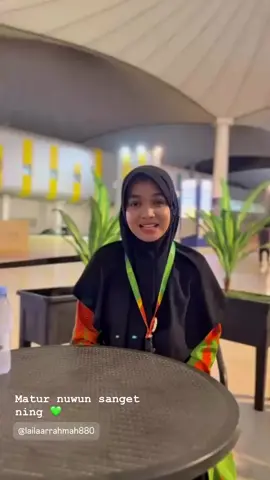 Alhamdulillah fi amanilllah Ning selamat sampai tanah air Ning Yeay bntr lagi pengajian lagi nihh #fyp #umilaila 