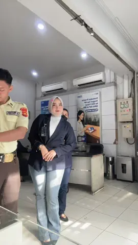 kaget ada busuv