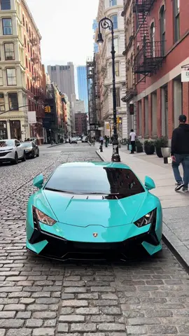 Menacing lambo 🤍