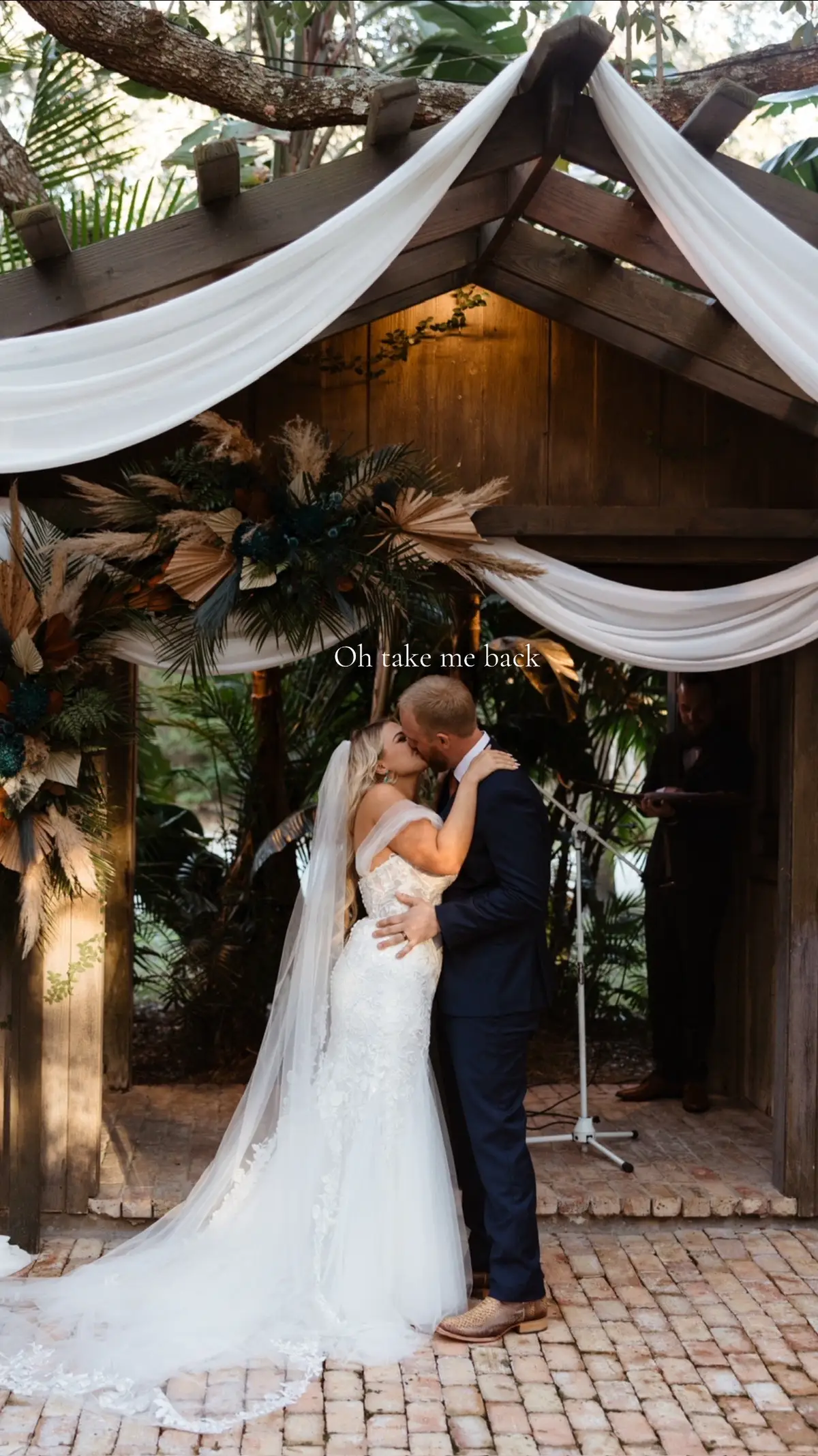 Just an excuse to post more wedding pictures 🤍  #wedding #weddingtok #Love #marriage #fyp 