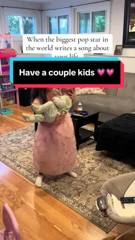 Have a couple kids got the whole block lookin like you 💗 #wishlist #taylorswift #family #momof2 #sisterlove 