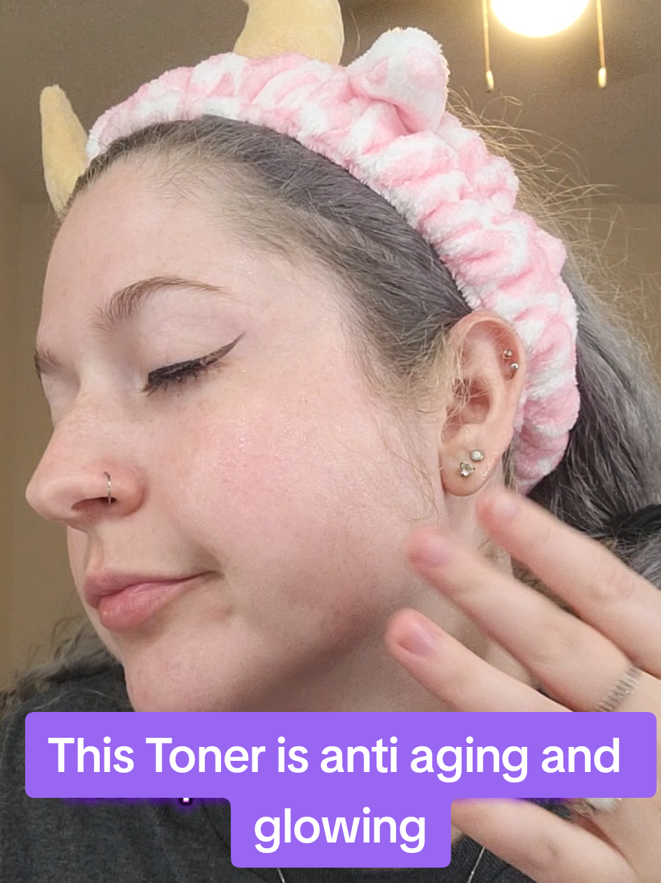 @numbuzin_mkt This toner is pretty enough to display on my shelves but so good I am keeping it at my side to use daily!  #numbuzin  #startwith9toner  #NAD  #glassskin #creatorsearchinsights 