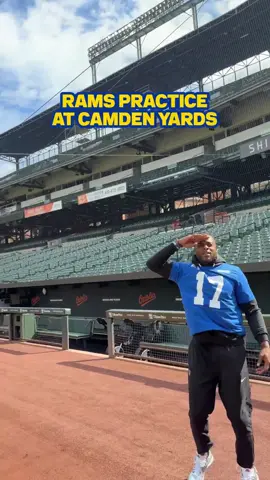 Everybody had to show off their intro coming on the field 😂 (via @Los Angeles Rams) #nflfootball #rams #baseball #MLB #nfl 