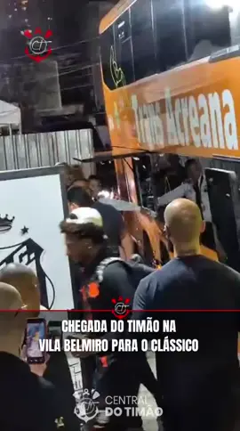 Timão na área! 🏴🏳️ Corinthians chega na Vila Belmiro para o clássico contra o Santos.  📹 Vinicius Lúcio/ Central do Timão  #centraldotimão #corinthians #foryou #viral #tiktokesportes 