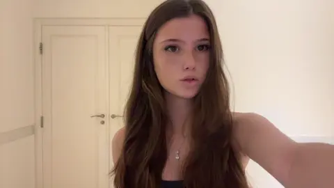 aos poucos estou me soltando mais nessa rede hahahah, amando esse estilo de vídeo deitado🫶🏻