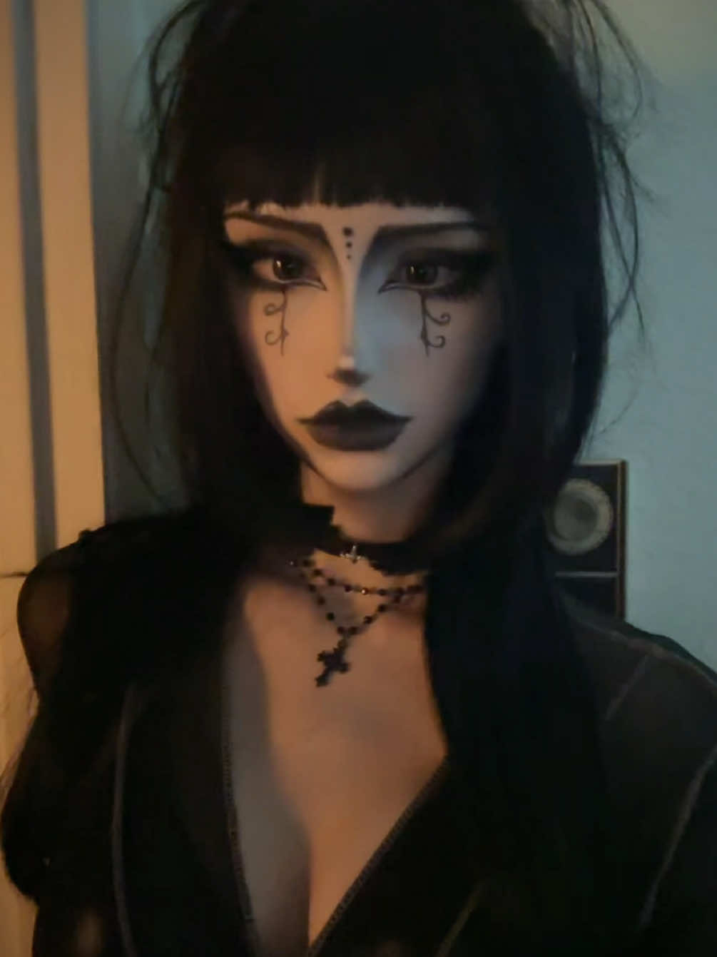 Sorry I’m posting drafts today 🖤 #goth #foryoupage #gothmakeup 